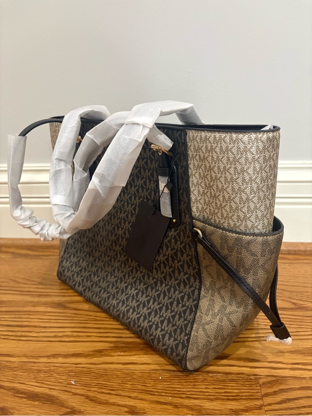 Michael Kors Voyager Large Signature Tote Bag WITH Matching Wallet - Picture 3 of 10